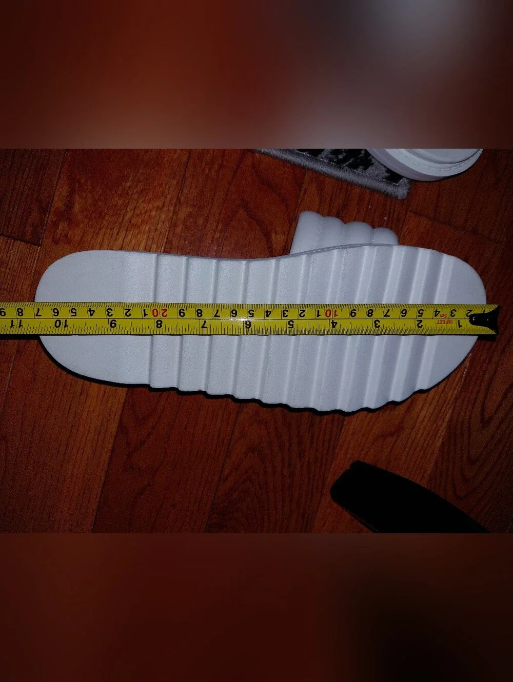 MUK LUKS Sun Catcher White Puffer Platform Slide Sandals Size 9-10 Y2K CC